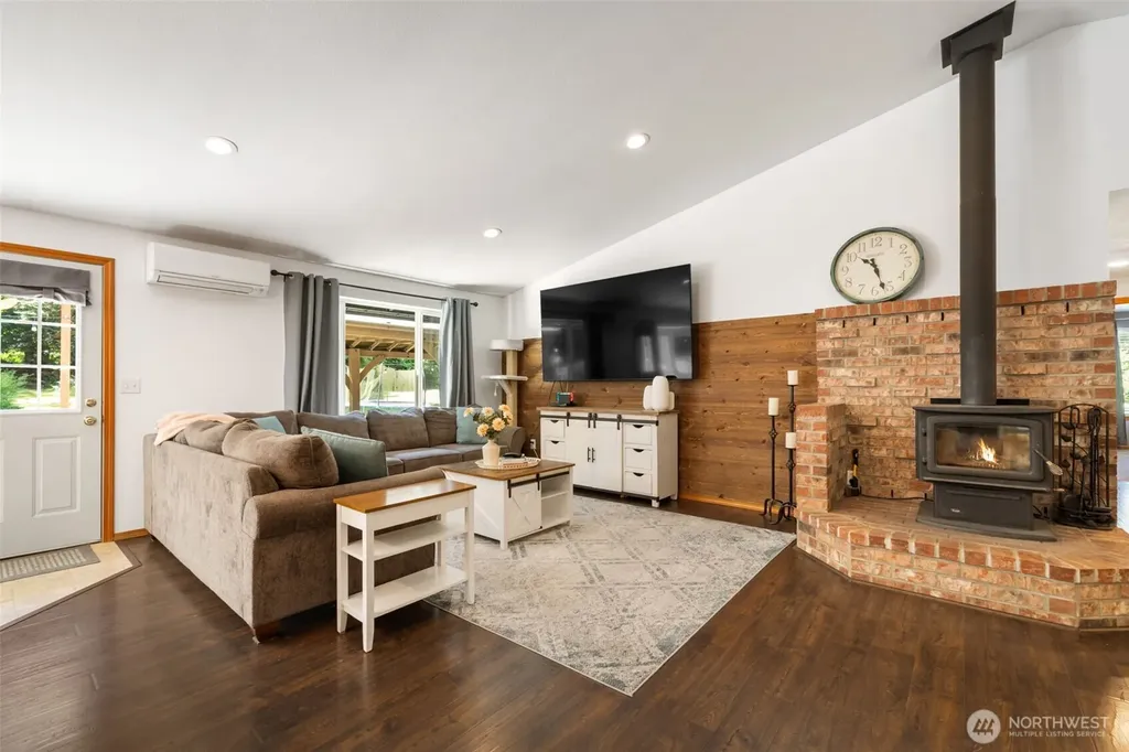 9193 SE Willock Road Olalla WA 98359