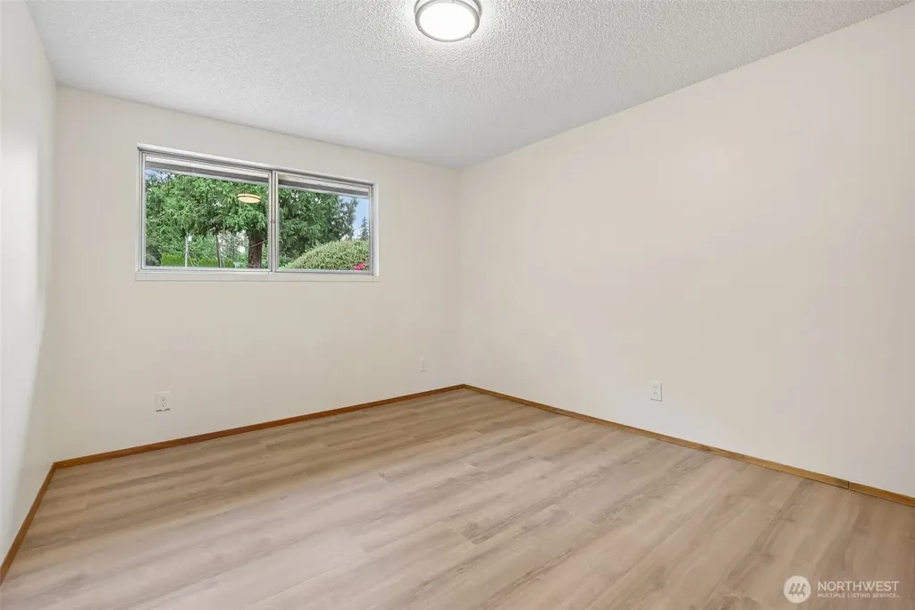 31430 W Lake Morton Drive SE Kent WA 98042