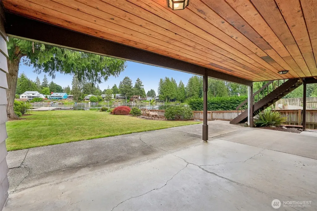 31430 W Lake Morton Drive SE Kent WA 98042