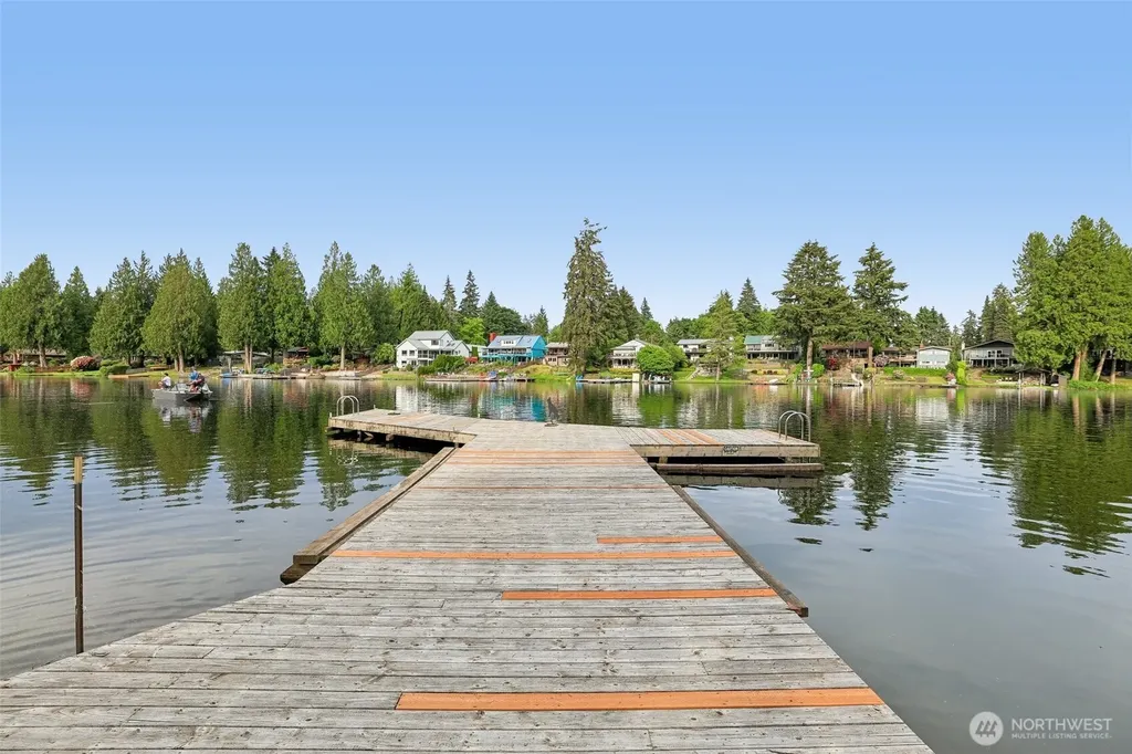 31430 W Lake Morton Drive SE Kent WA 98042