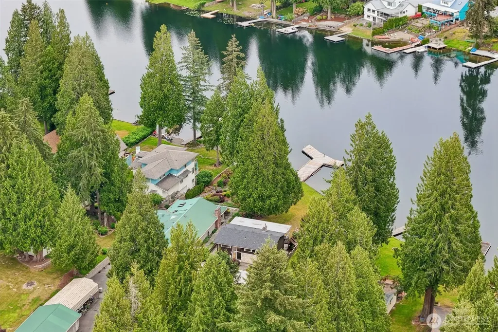 31430 W Lake Morton Drive SE Kent WA 98042