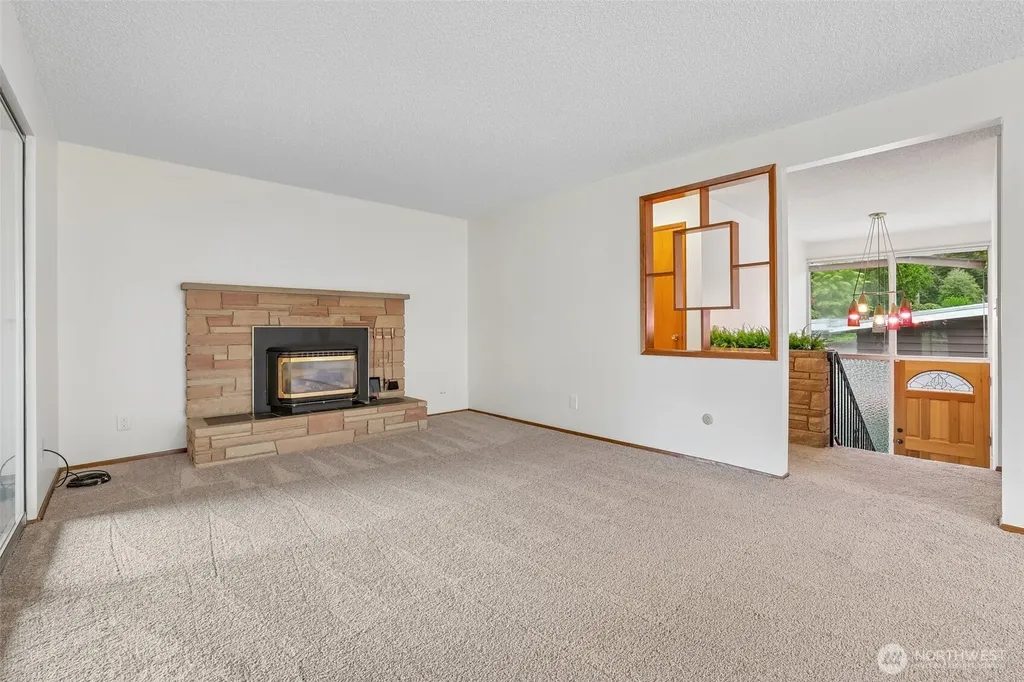 31430 W Lake Morton Drive SE Kent WA 98042