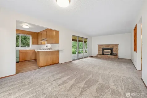 31430 W Lake Morton Drive SE Kent WA 98042