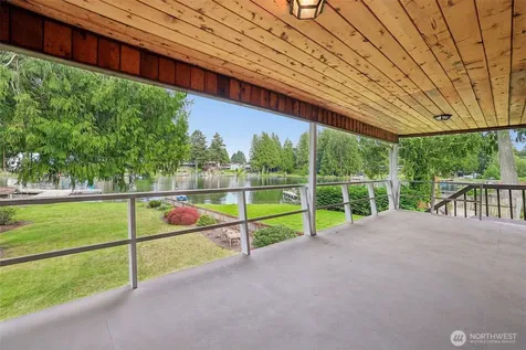 31430 W Lake Morton Drive SE Kent WA 98042