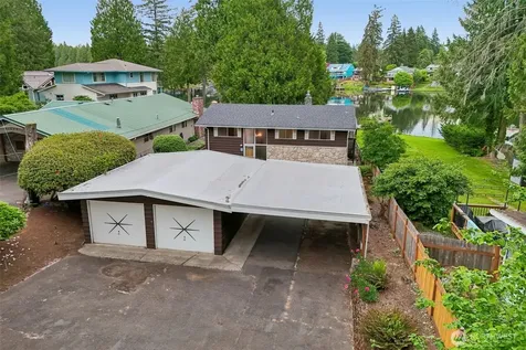 31430 W Lake Morton Drive SE Kent WA 98042