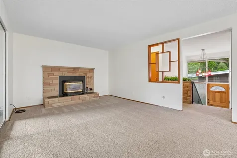31430 W Lake Morton Drive SE Kent WA 98042