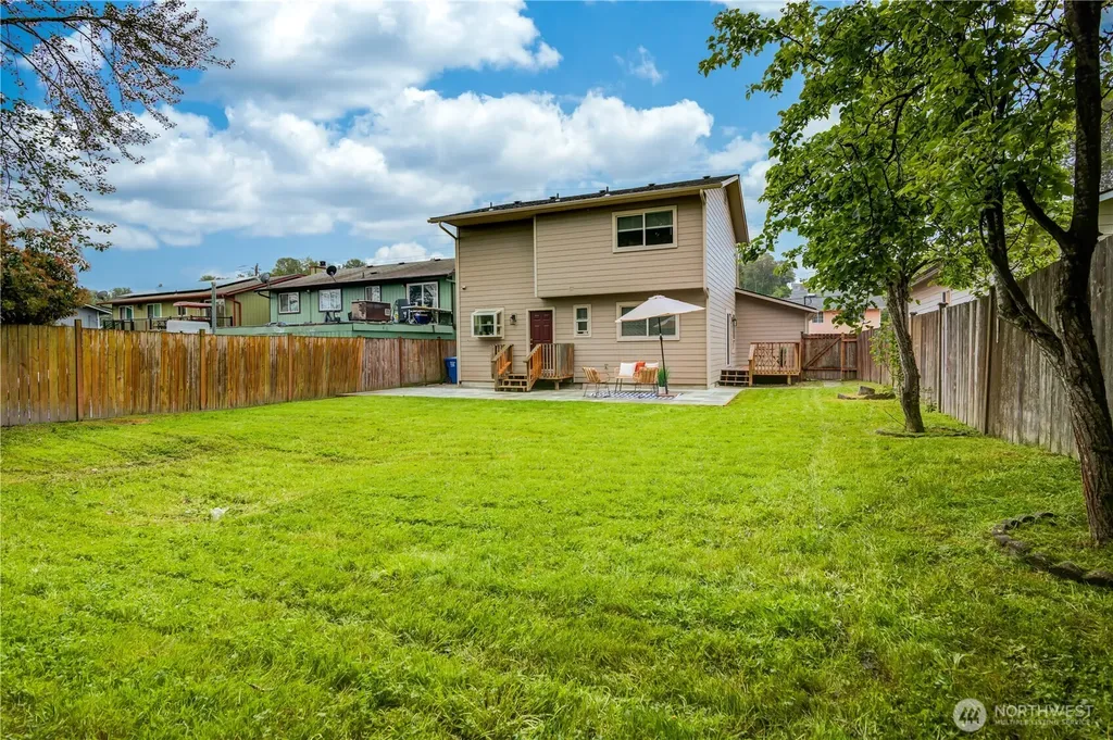 8630 44th Avenue S Seattle WA 98118