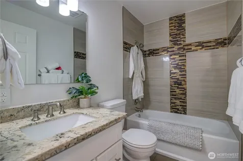 8630 44th Avenue S Seattle WA 98118