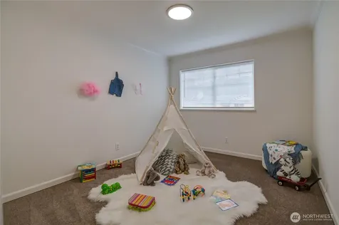 8630 44th Avenue S Seattle WA 98118