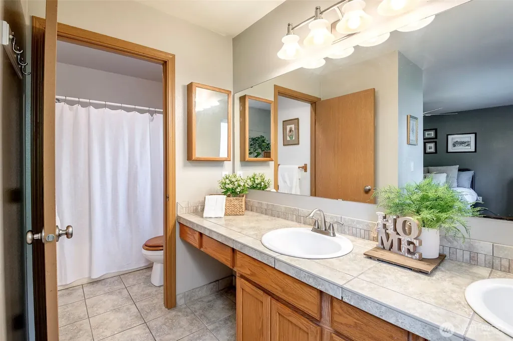 17607 Vine Lane SE Yelm WA 98597