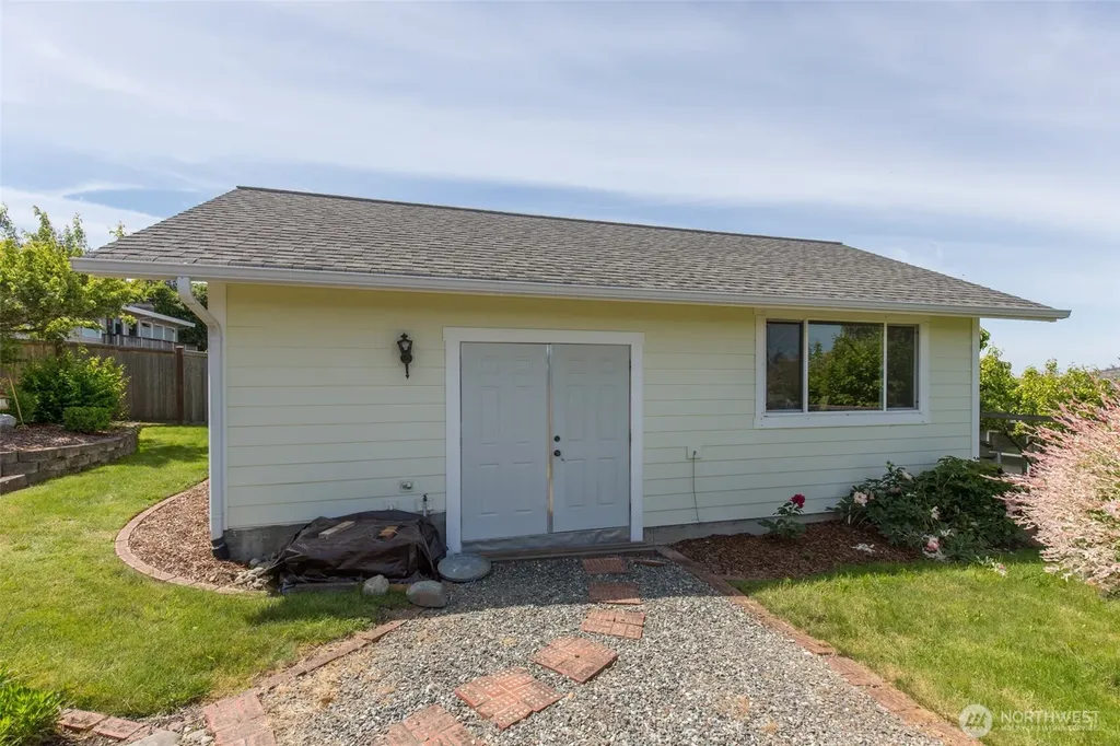 400 Reservoir Road Sequim WA 98382