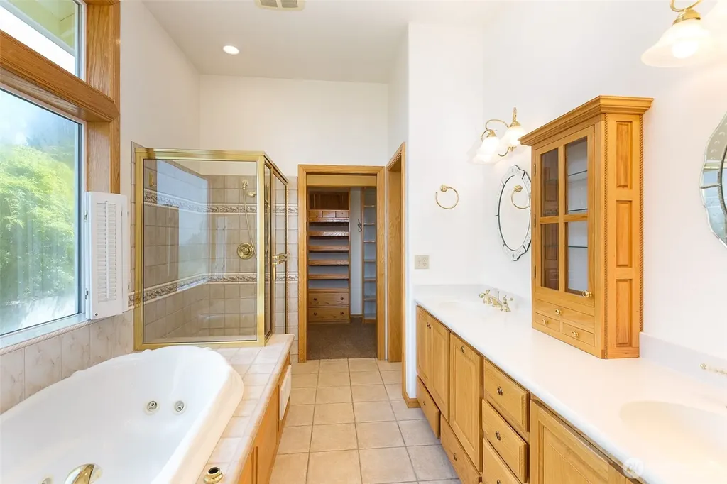 400 Reservoir Road Sequim WA 98382