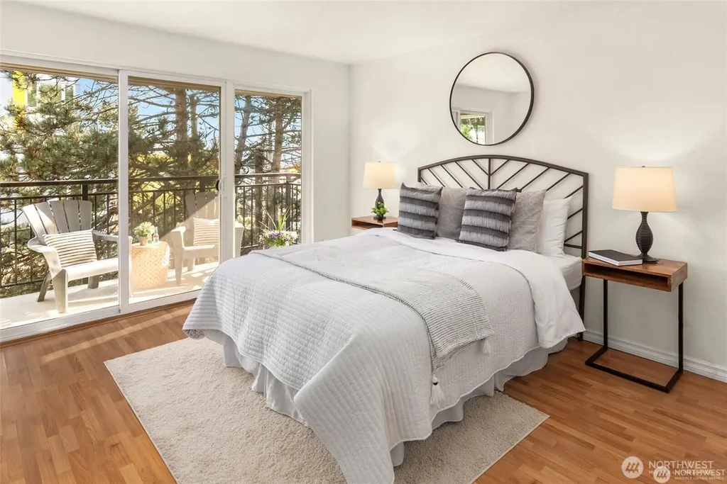 5901 Phinney Avenue N Seattle WA 98103