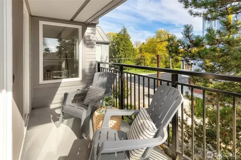5901 Phinney Avenue N Seattle WA 98103
