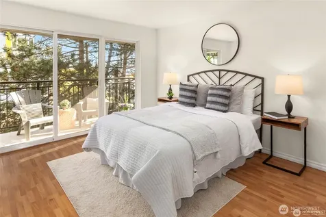 5901 Phinney Avenue N Seattle WA 98103