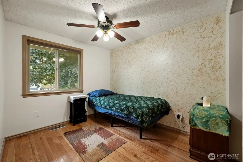 25833 131st Place SE Kent WA 98030