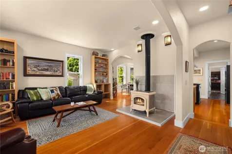 5502 S 2nd Avenue Everett WA 98203