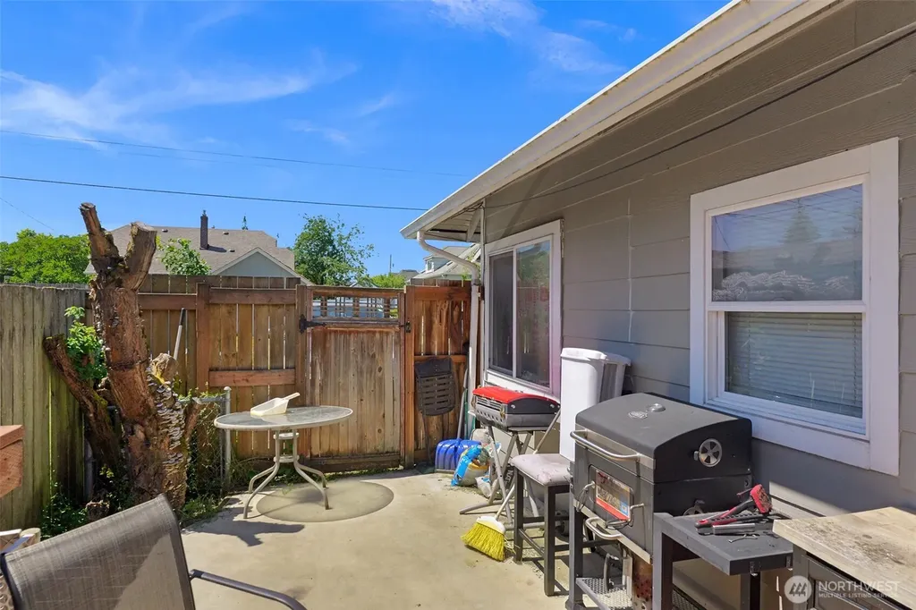 3710 E I Street Tacoma WA 98404