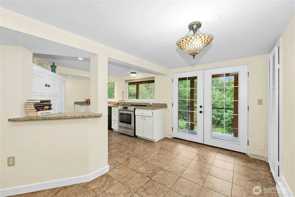 5630 21st Avenue SW Seattle WA 98114