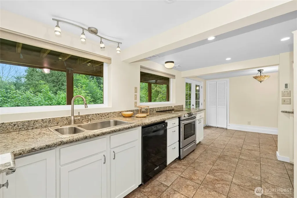 5630 21st Avenue SW Seattle WA 98114