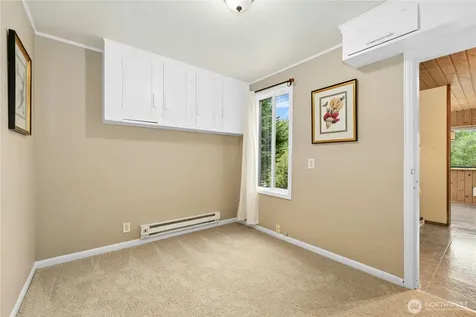 5630 21st Avenue SW Seattle WA 98114