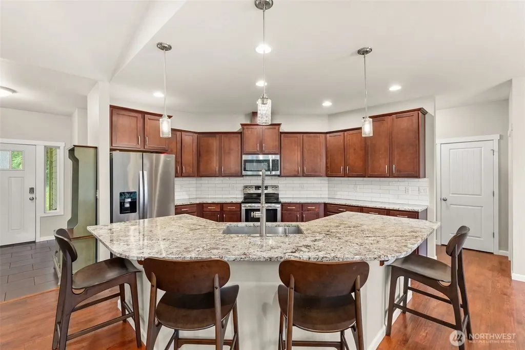 113 Hazel Drive Chehalis WA 98532