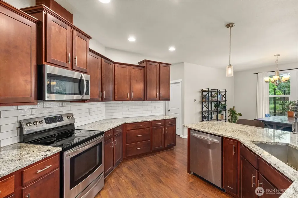 113 Hazel Drive Chehalis WA 98532