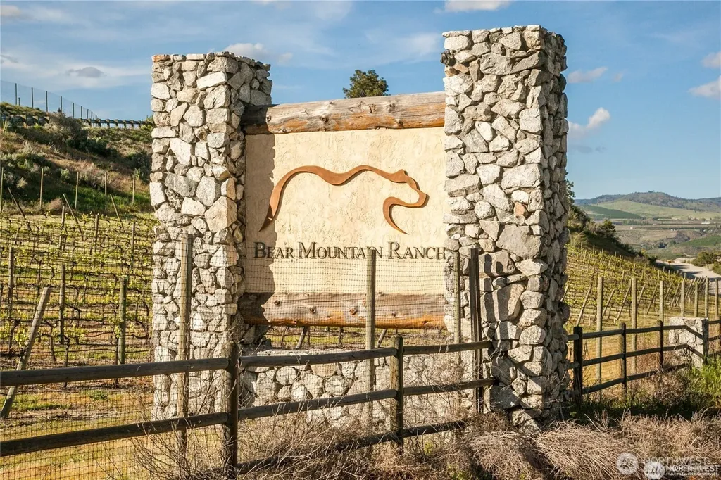 389 Sabio Way Chelan WA 98816