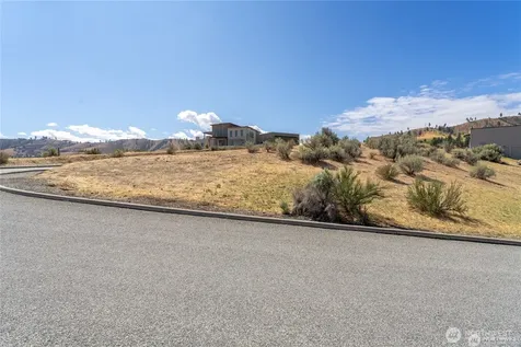 389 Sabio Way Chelan WA 98816