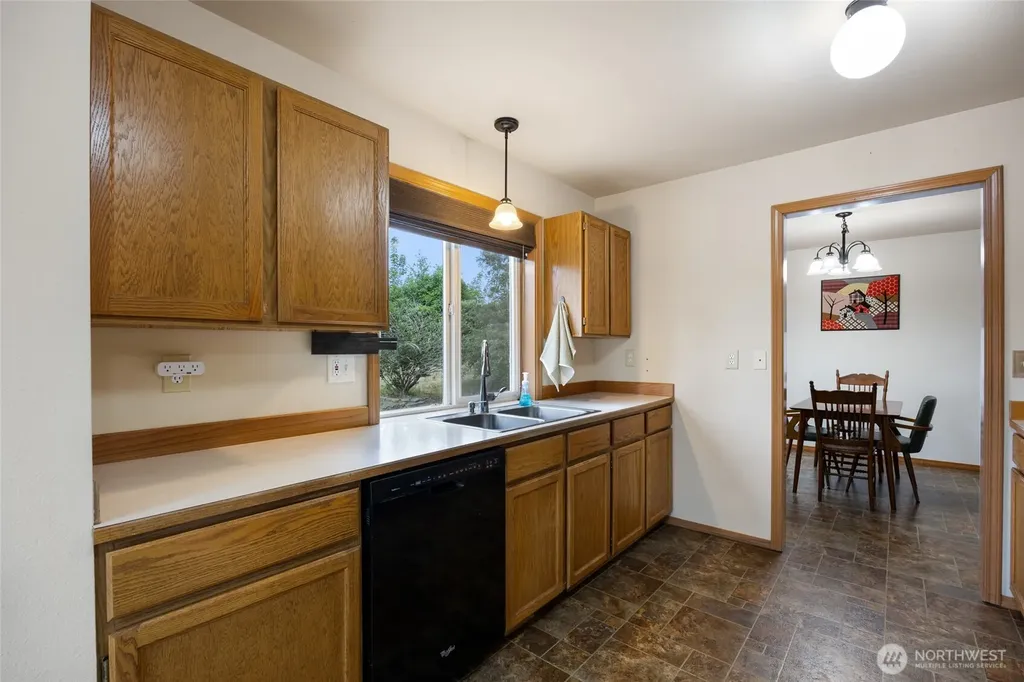 1529 S James Avenue Moses Lake WA 98837