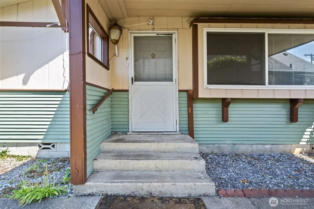 1214 B Street Centralia WA 98531