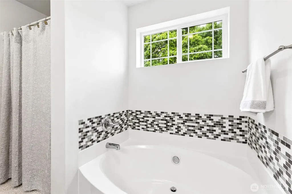 7606 Pike Avenue NE Lacey WA 98516