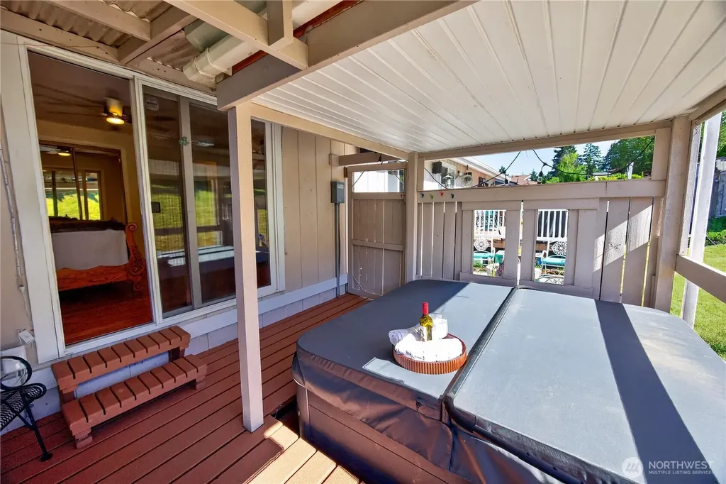 1222 Palm Drive Fircrest WA 98466