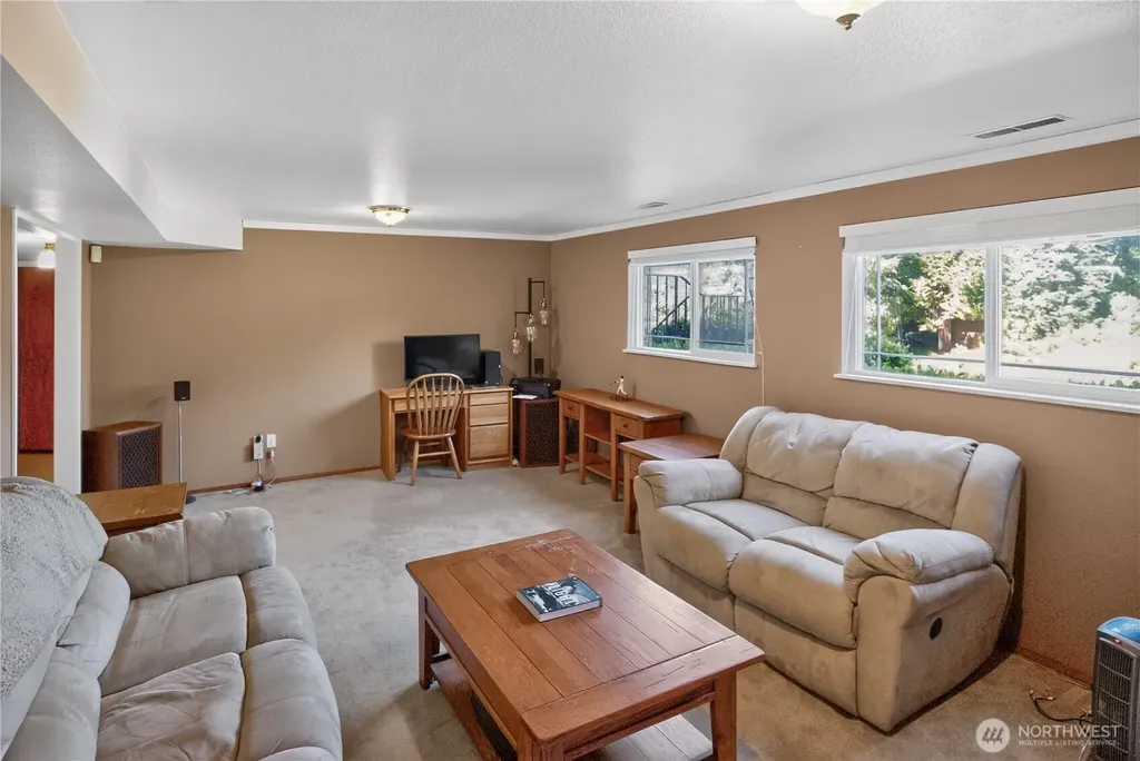 1222 Palm Drive Fircrest WA 98466