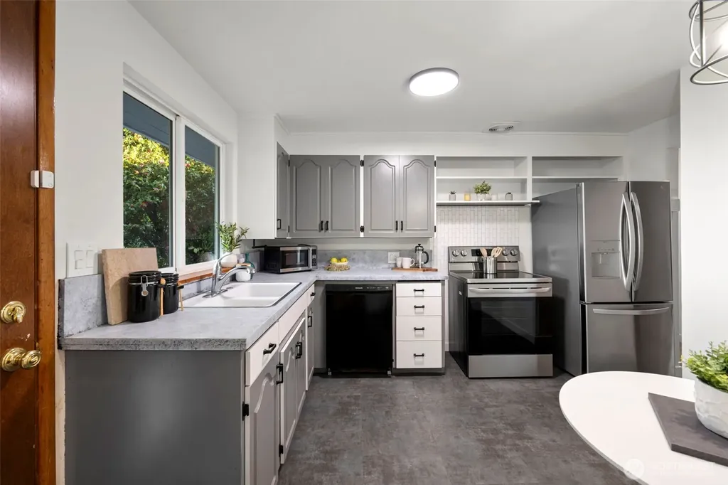 20826 Military Road S Seatac WA 98198