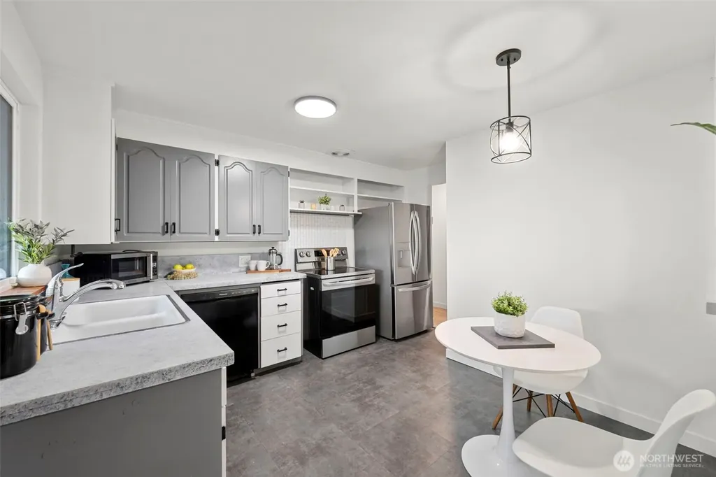 20826 Military Road S Seatac WA 98198