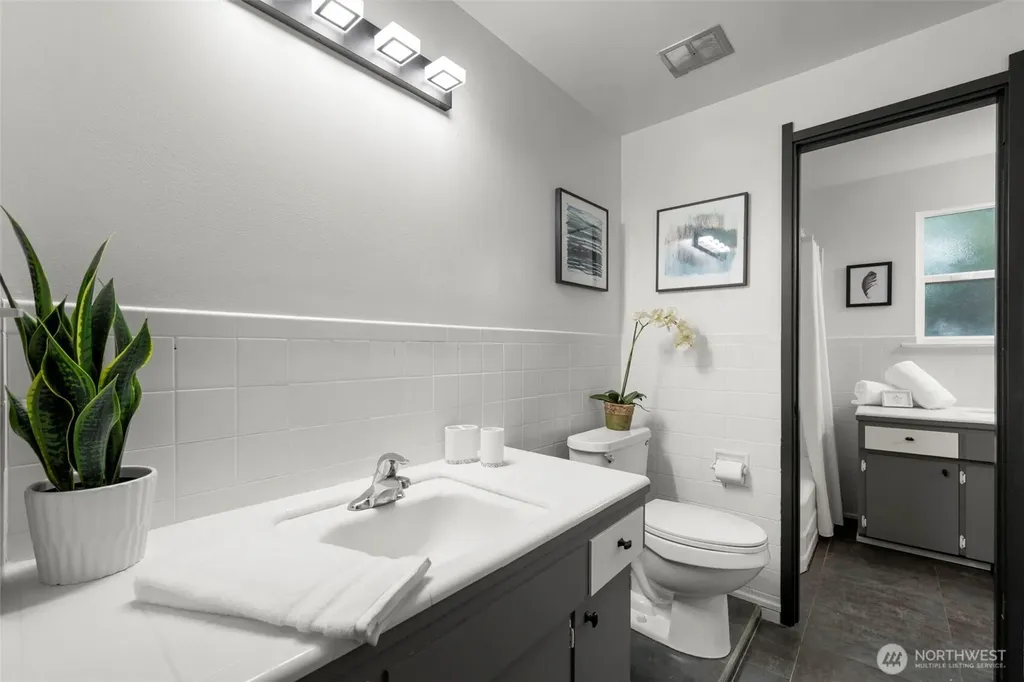 20826 Military Road S Seatac WA 98198
