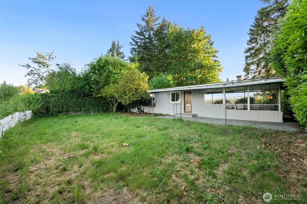 20826 Military Road S Seatac WA 98198