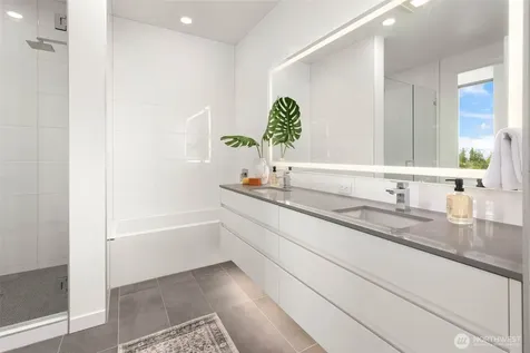 10232 NE 10th Street Bellevue WA 98004