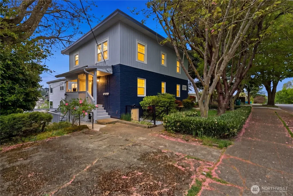 1401 W Bertona Street Seattle WA 98119
