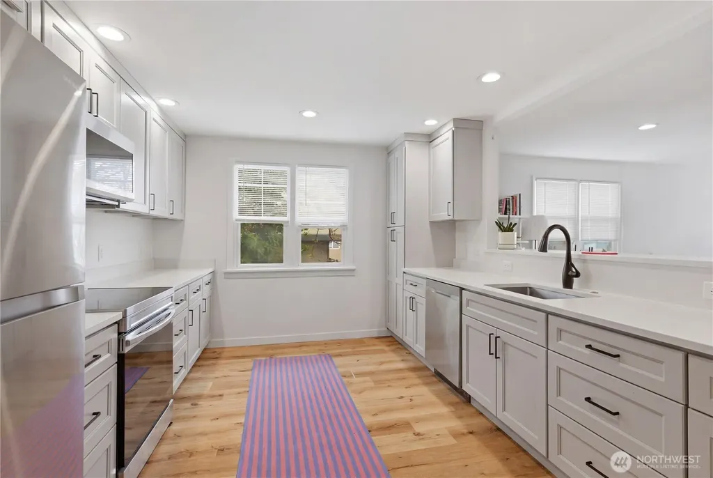 1401 W Bertona Street Seattle WA 98119