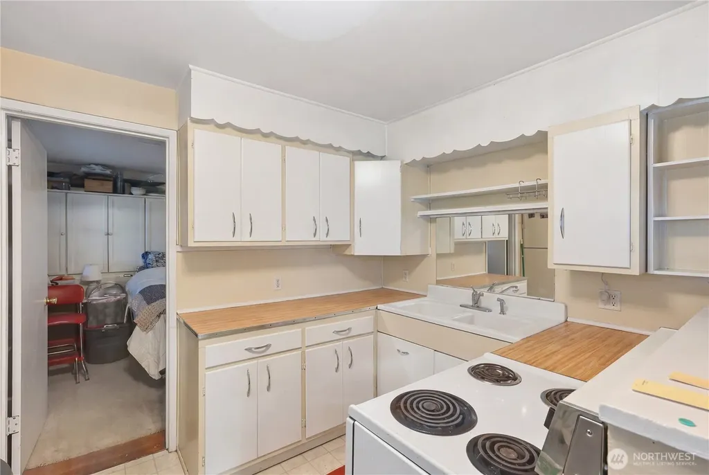 1401 W Bertona Street Seattle WA 98119