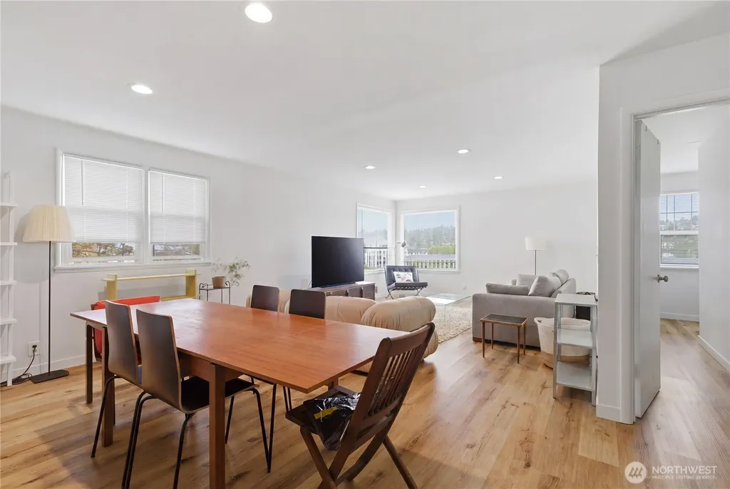 1401 W Bertona Street Seattle WA 98119