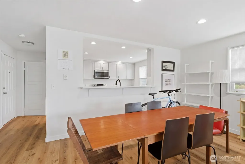 1401 W Bertona Street Seattle WA 98119