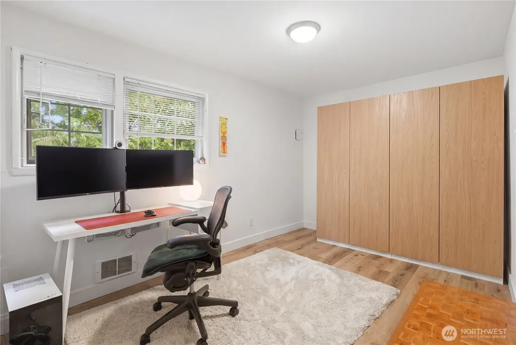1401 W Bertona Street Seattle WA 98119