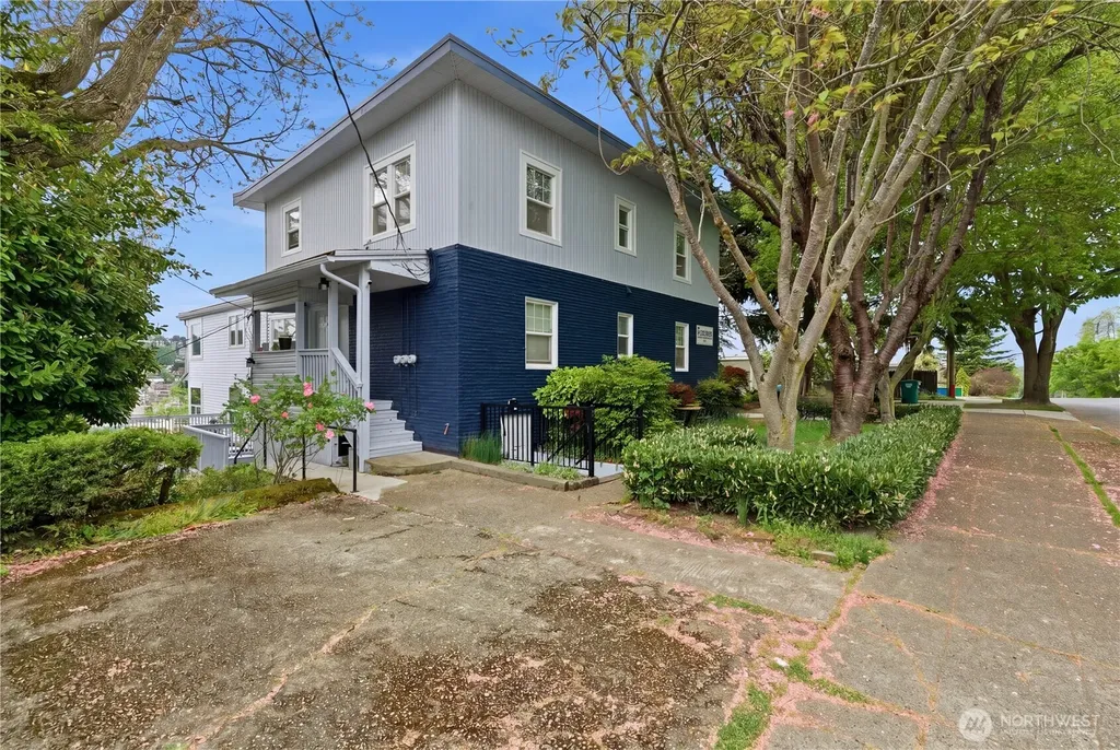 1401 W Bertona Street Seattle WA 98119