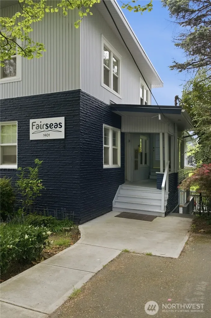1401 W Bertona Street Seattle WA 98119