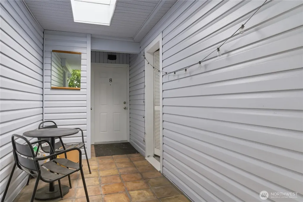 1401 W Bertona Street Seattle WA 98119