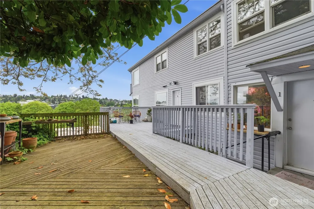 1401 W Bertona Street Seattle WA 98119