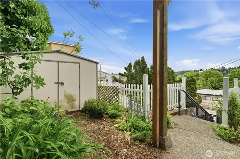 1401 W Bertona Street Seattle WA 98119